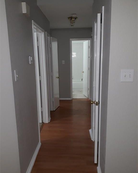 2nd image of 1441 Creekview Dr