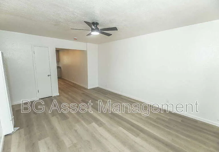 2030 Stanton Ave #1 — Photo 2