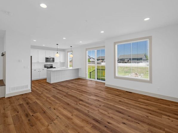709 Spruce St NW, Bondurant, IA 50035