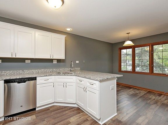 5th image of 906 Ascot Dr #A