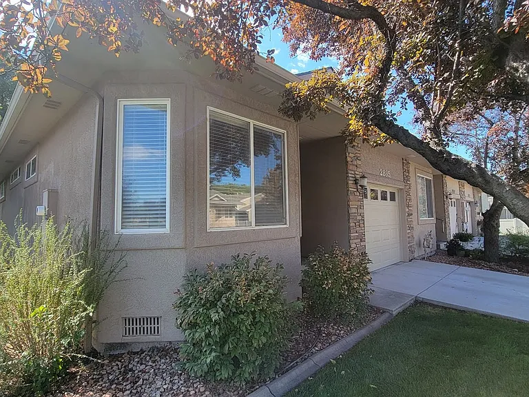 2835 Brittany Dr — Photo 12