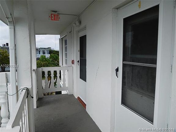 3rd image of 20230 NE 2nd Ave APT U23