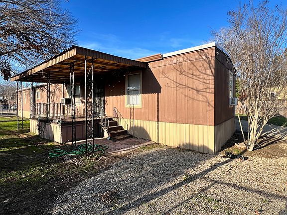 3rd image of 1912 Lake Crest Ln