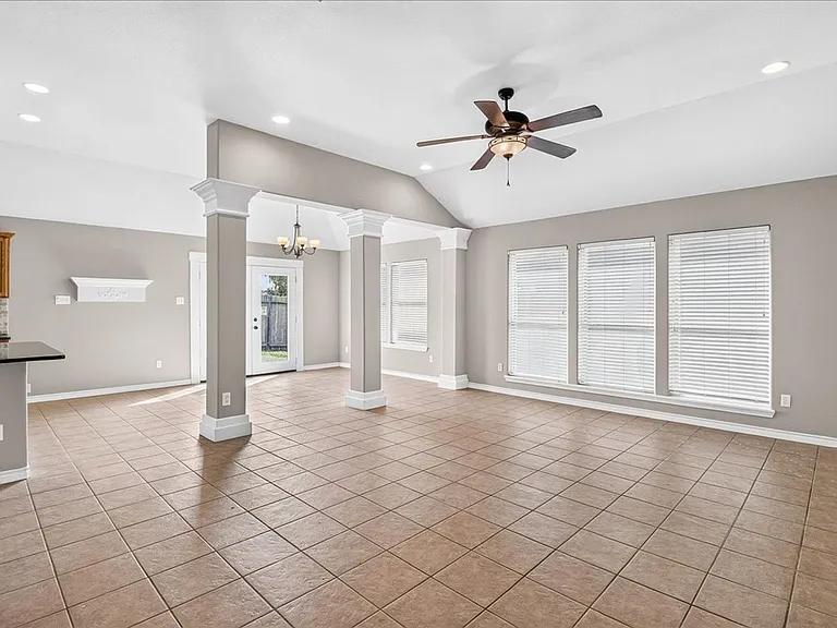 5114 Spring Brook Dr — Photo 5