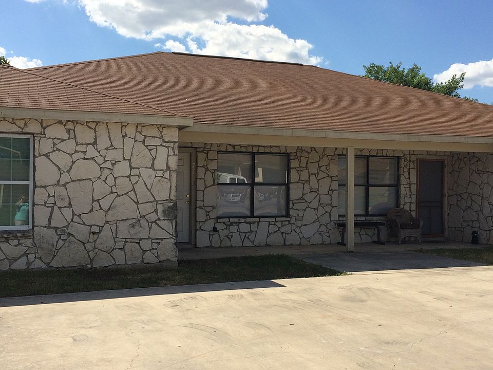 1st image of 7533 Oak Chase