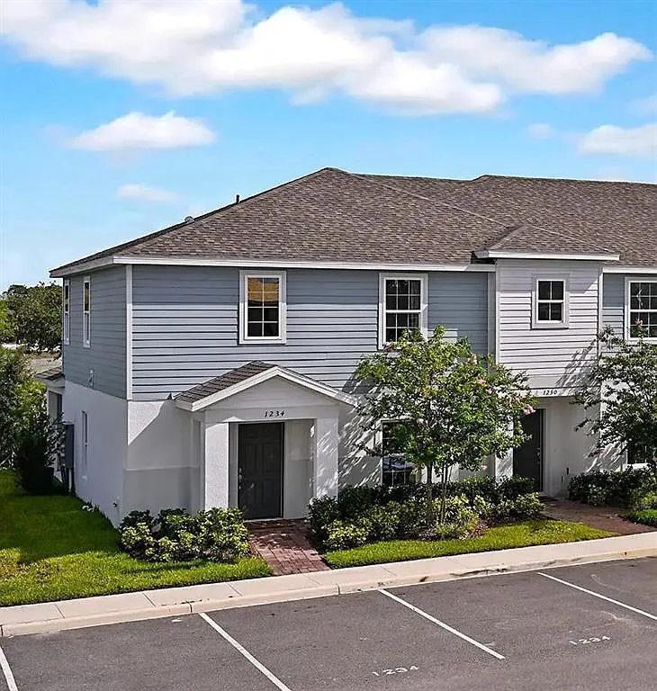 4 bed, 3.0 bath, 1651 sqft, $2,350 — Photo 1