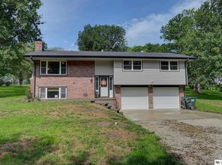 114 S Vermont St, Bennington, NE 68007