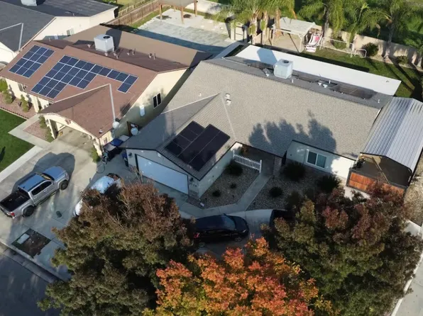 2704 N Clay Ct, Visalia, CA 93291