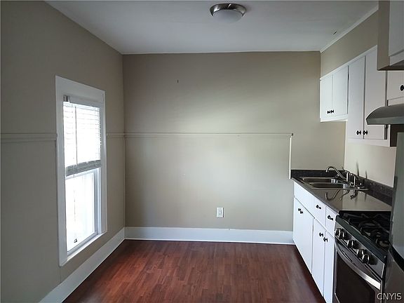 4th image of 39 Varick St