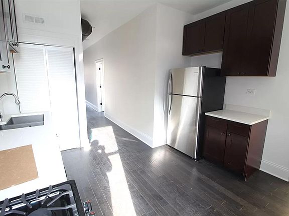 5th image of 1409 W Lunt Ave Unit 2E