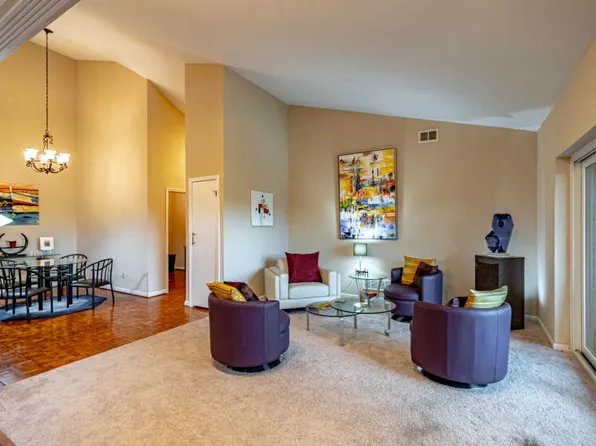 1612 Gardiner Ln APT 215, Louisville, KY 40205