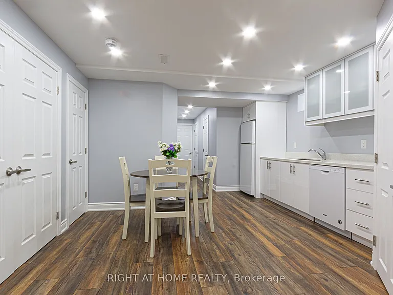 557 Settlers Rd W — Photo 24