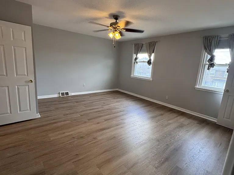 12004 Salina Pl — Photo 15