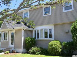 56 Gardner Ave, Hicksville, NY 11801