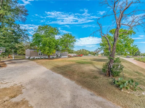 13649 Garrett Ln, Bryan, TX 77808