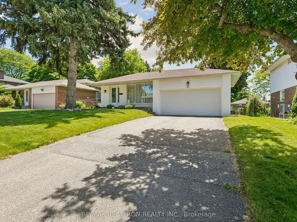 27 Elfindale Cres, Toronto, ON M2J 1B6