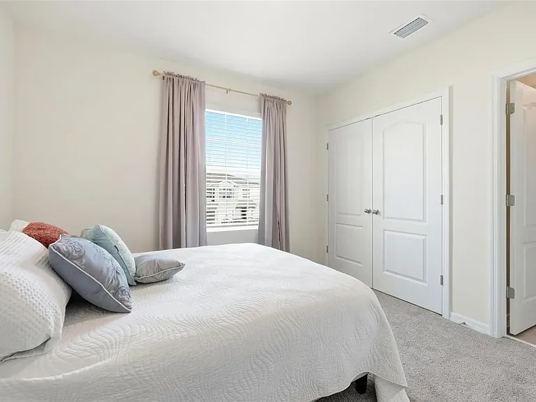 1503 Isleta Loop — Photo 7