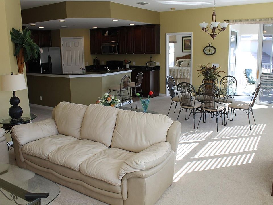 Kitchen/ dining area