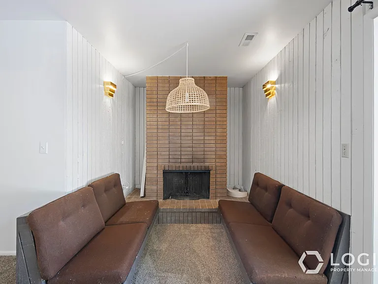 1815 E Woodside Dr #B — Photo 13