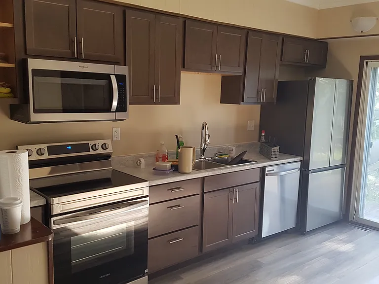 1032 Perry St — Photo 7