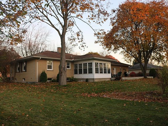 5th image of 629 Lincoln Lawns Dr NW