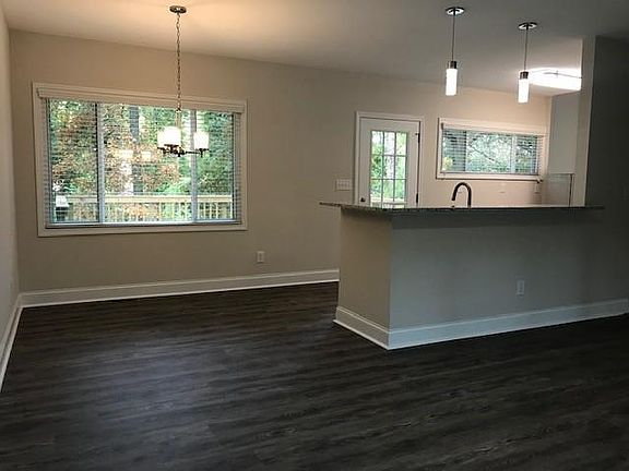 5th image of 4930 Crowe Dr SE