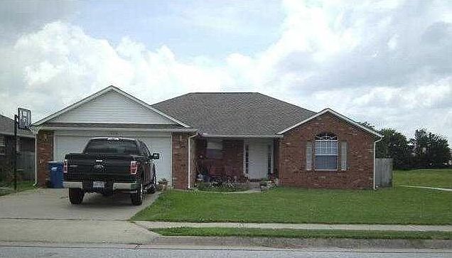 1st image of 1604 SE 21st St