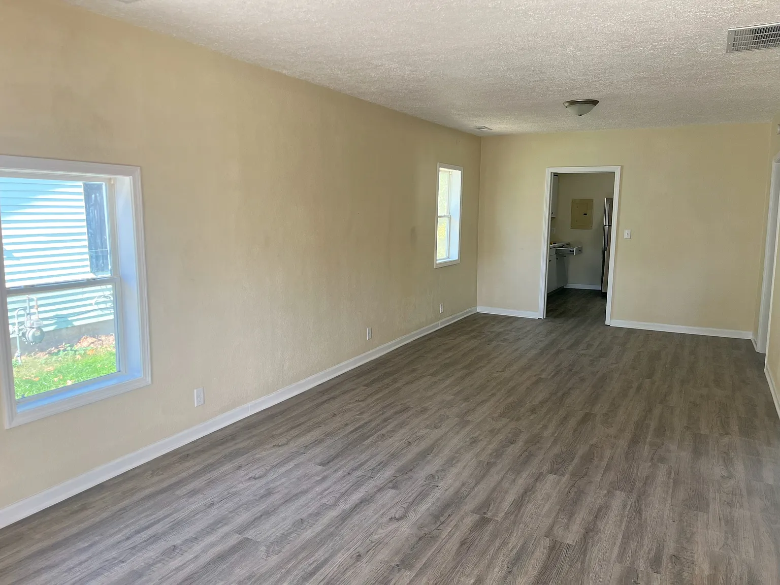 2 bed, 984 sqft, $1,100 — Photo 3