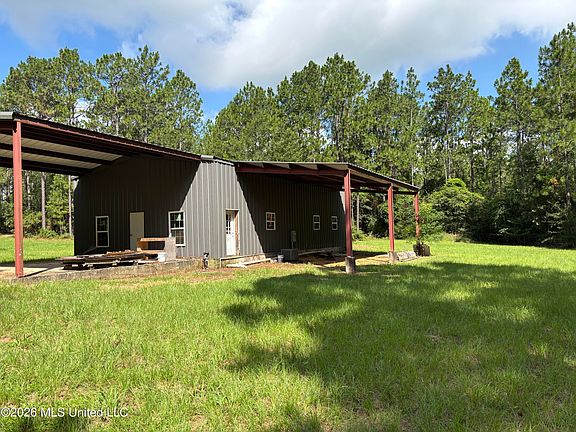 3rd image of 202 Smith Rd