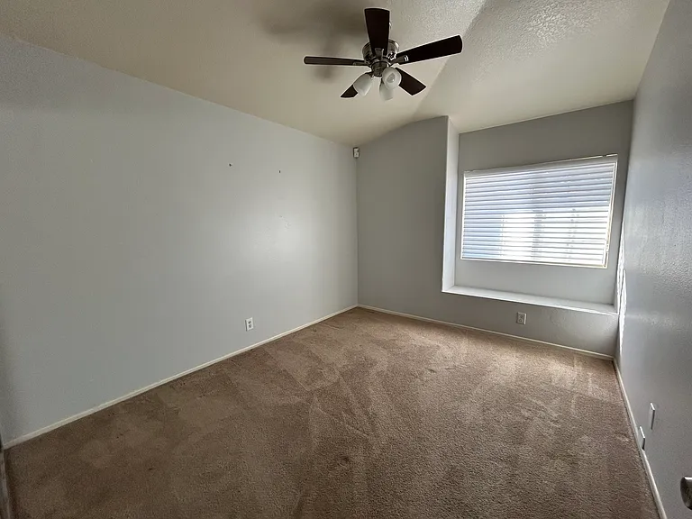 15743 Pepper St — Photo 20