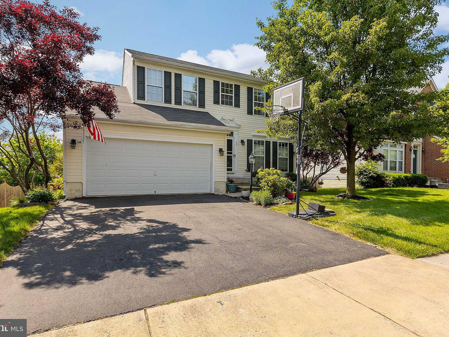 11 Potterfield Dr, Lovettsville, VA 20180 | Zillow