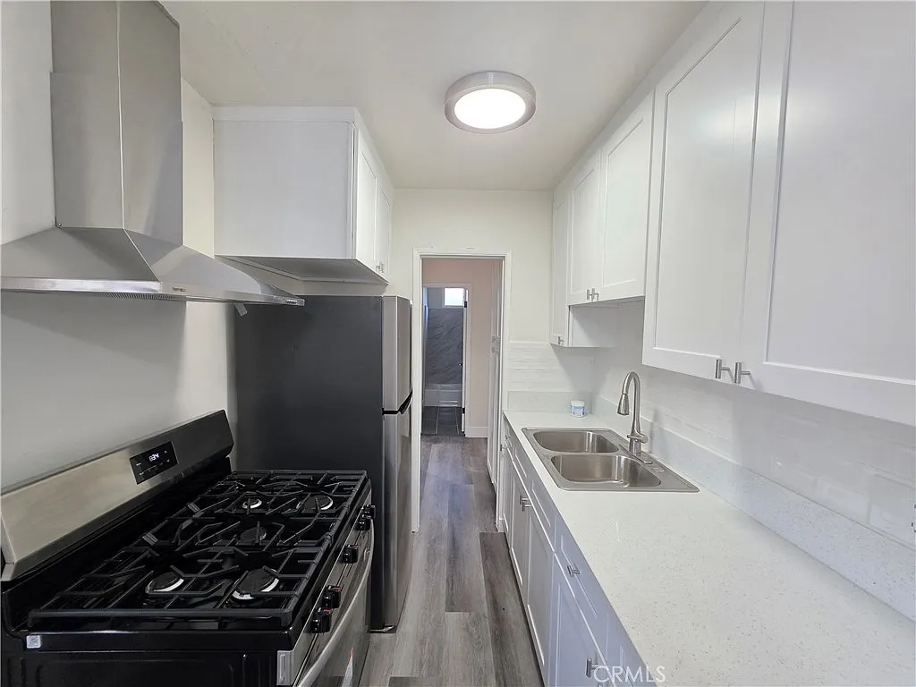 2 bed, 850 sqft, $2,395 — Photo 2