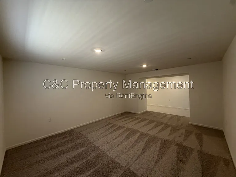 2208 S Helm Ave — Photo 6