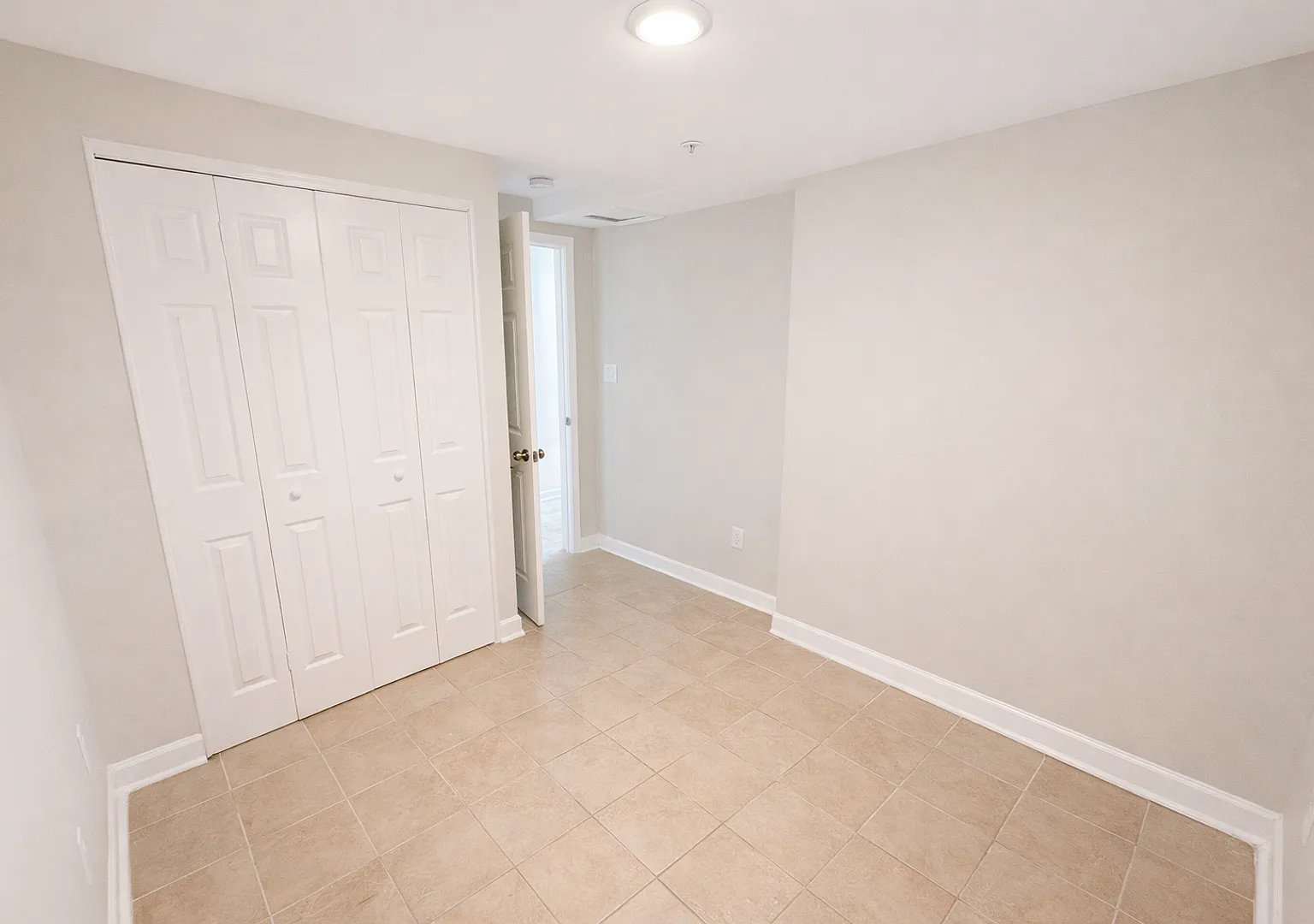 2026 Move-In Special $500 Lease Signing Bonus!! Renovated 3-Bedroom Apartment In Prime Se Dc Loca... — Photo 3
