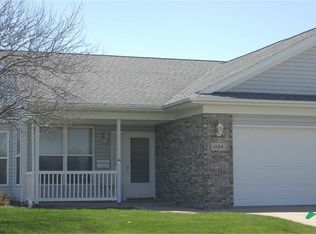 1104 E 15th St #1, Vinton, IA
