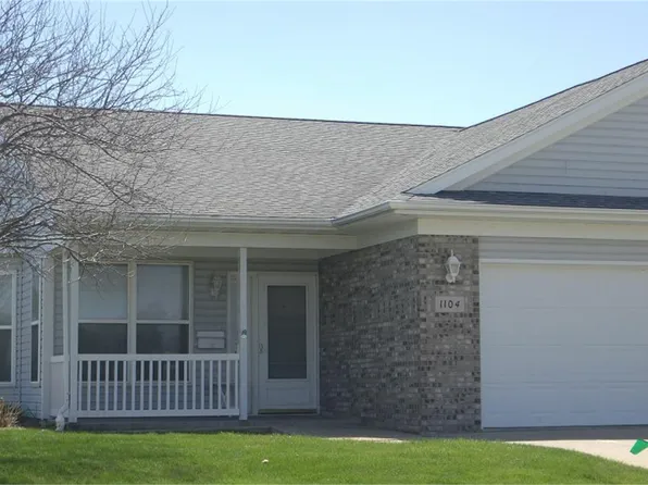1104 E 15th St #1, Vinton, IA 52349