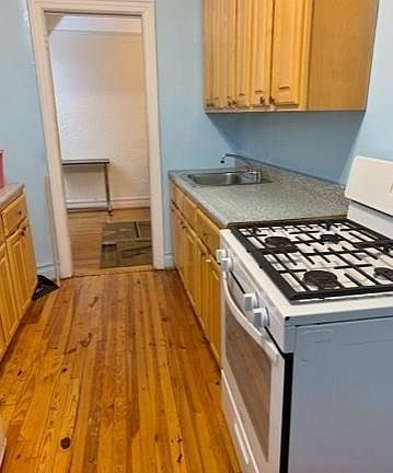 4th image of 1610 Avenue P #4