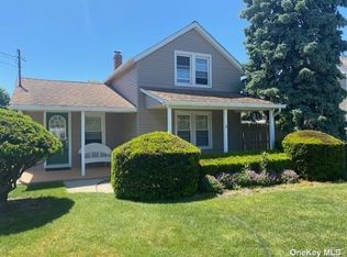 82 Waverly Ave, Patchogue, NY 11772