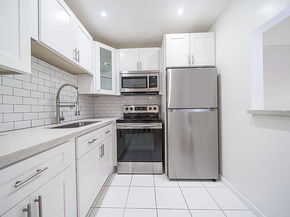 2nd image of 230 Dorchester Way #J-2300