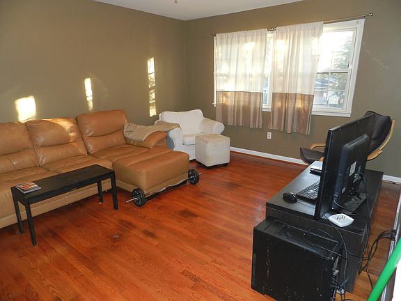 3rd image of 4502 Hazelton Dr