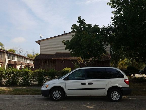 2nd image of 1901 E Parklake Dr