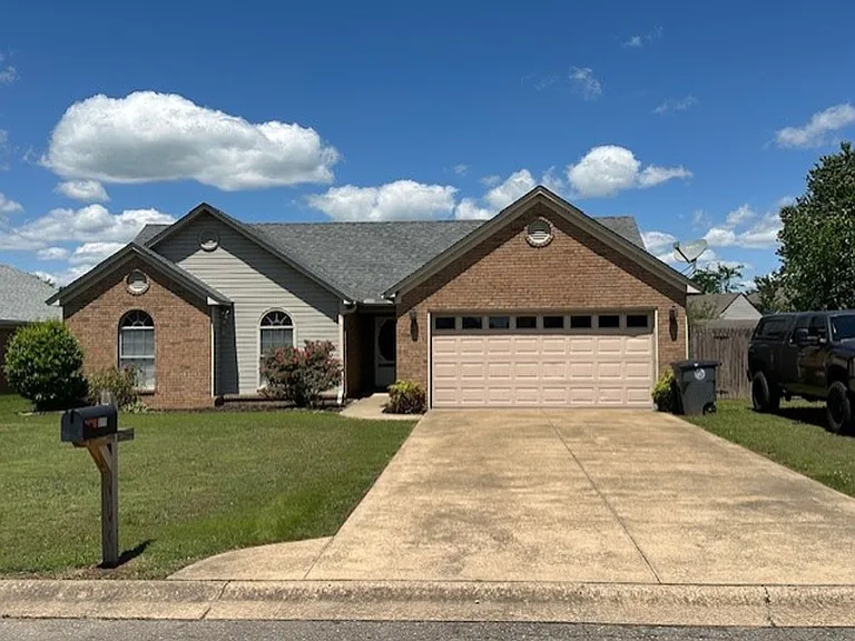 315 Village Dr — Photo 1