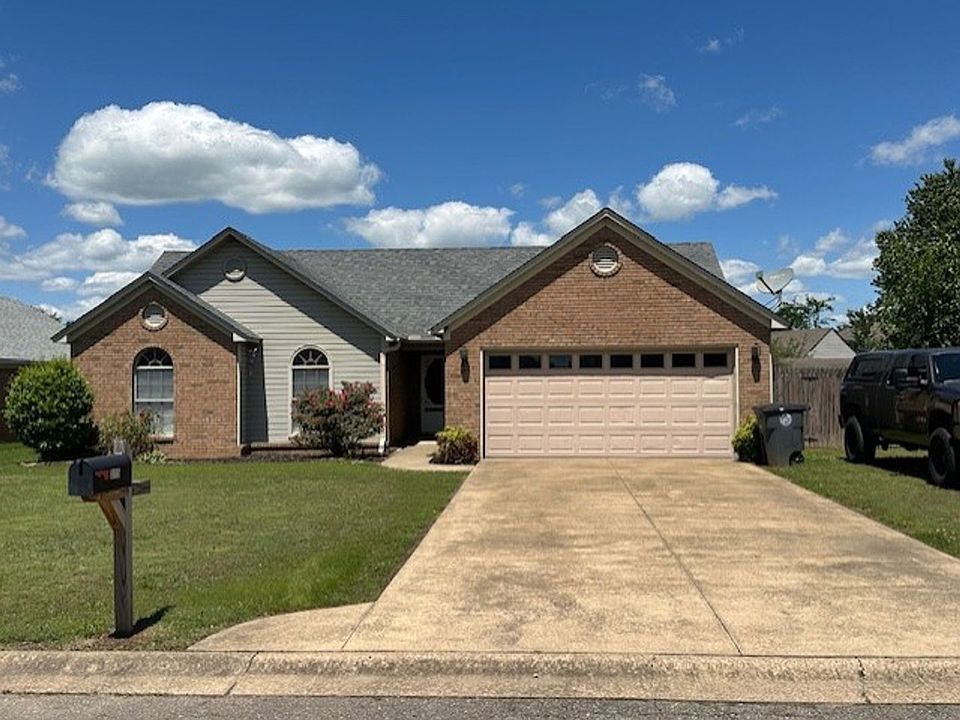 1st image of 315 Village Dr