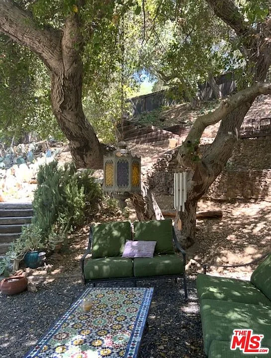 3 bed, 2.0 bath, 1986 sqft, $8,500 — Photo 2