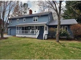32 Peach Blossom Ln, Smithfield, RI 02828