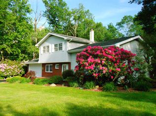 323 Blue Shutters Rd, Roaring Brook Twp, PA 18444