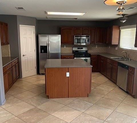 3rd image of 2096 W Berkshire Ln