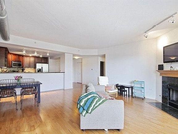 4th image of 1228 Emerson St Unit 206