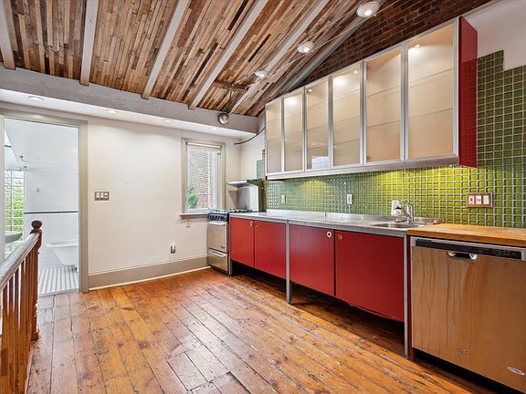 3rd image of 427 E Girard Ave Floor 2