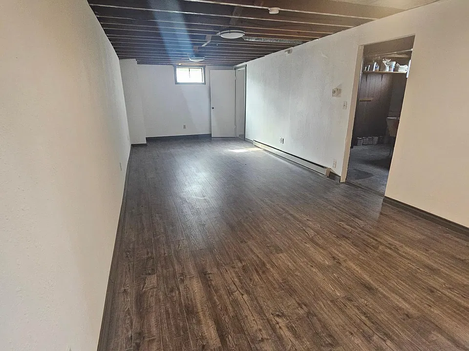 6009 N Douglas Dr